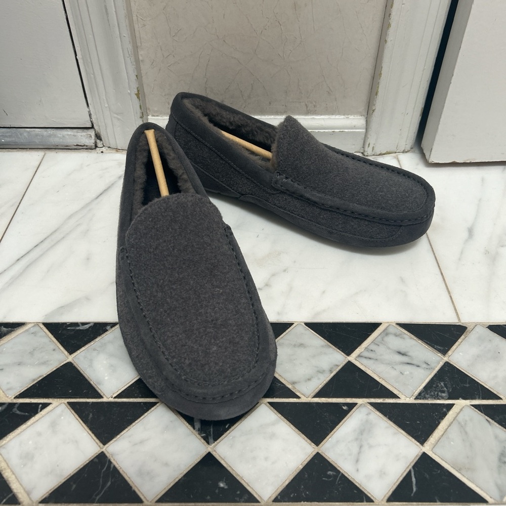 UGG Men's Ascot Slippers Grey US 8/EU 41